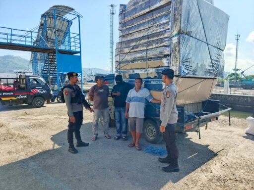 Polsek Kawasan Pelabuhan Laut Bima Gelar Patroli Rutin di Area Dermaga