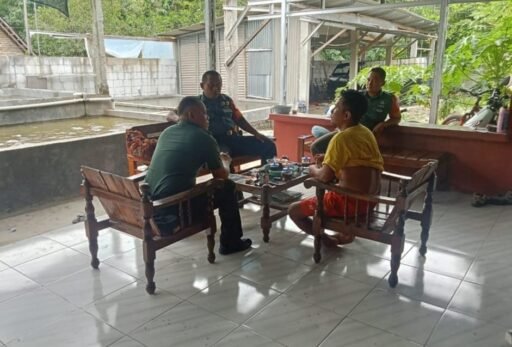 Guna Mencapai Hasil Panen Lele yang Maksimal, Babinsa Berikan Motivasi Peternak Lele