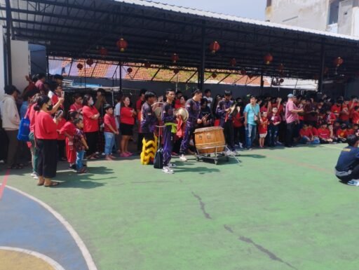 SMA Dhamasavana Meriahkan Perayaan Cap Go Meh dengan Kehadiran Pemilik Yayasan