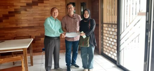 SMK BINA KARYA MANDIRI KOTA BEKASI BIJAKSANA DALAM PENGAMBILAN IJASAH SISWA TERTAHAN