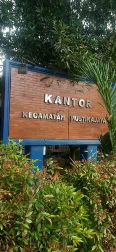 Camat Mustikajaya tiap hari apel dan rapat di kantor walikota, pelayanan masyarakat terganggu