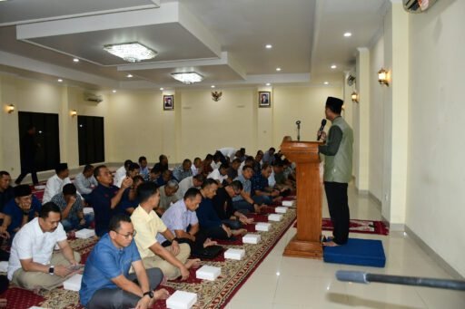 Komandan Lanal Bandung Laksanakan Buka Puasa Bersama Pasis Sesko TNI LIII Matra Laut Tahun 2025