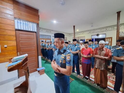 Lanal Simeulue Laksanakan Sholat Hajat Dan Doa BersamaSe Seluruh Jajaran TNI AL