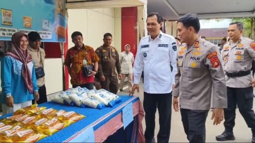 POLRES MUARA ENIM GELAR BAZAR RAMADAN DAN BAKTI SOSIAL SERENTAK