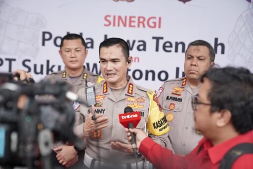 Antrean Panjang di GT Pejagan Akibat Saldo E-Toll Habis. Polda Jateng Imbau Pemudik Lebih Siap