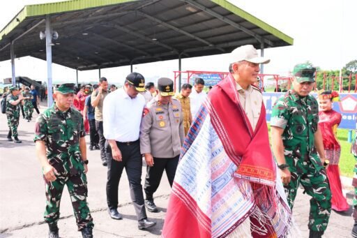 Komandan Lantamal I Sambut Kedatangan Menteri Pertahanan RI Beserta Rombongan Di Medan