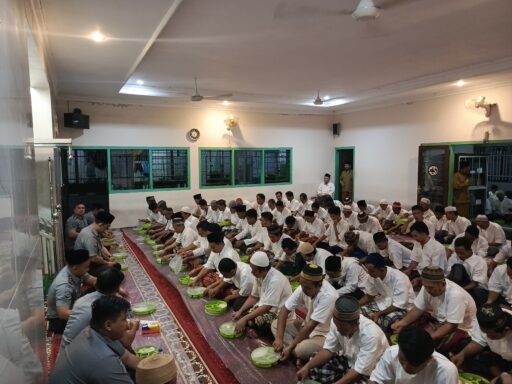 Kalapas Sidoarjo dan Pejabat Struktural Gelar Buka Bersama dengan WBP