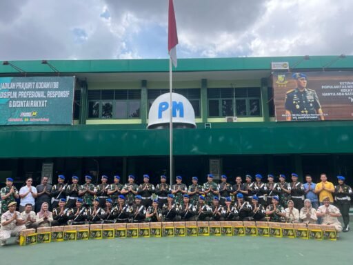 Menjelang Lebaran, Komandan Denpom I/5 Medan Bagikan Bingkisan Parsel Kepada Personel