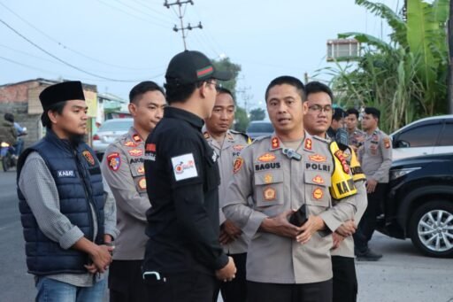 Truk Patah As Roda Sebabkan Antrian Panjang, Kapolres Turun Tangan Atasi Kepadatan Lalu Lintas