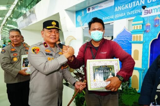 Kapolda Kaltim Berikan Tali Asih kepada Awak Media dalam Rangka Operasi Ketupat Mahakam 2025