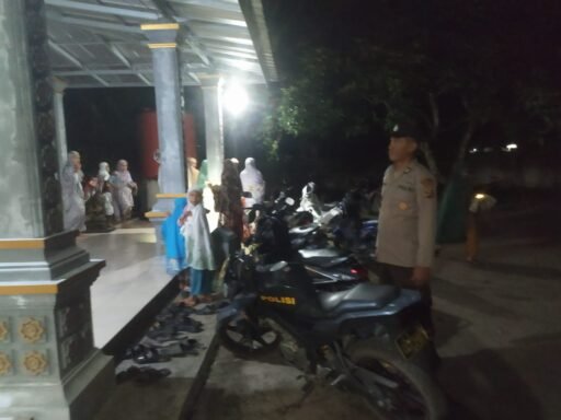 Polsek Rantau Alai Amankan Ibadah Shalat Tarawih di Masjid Al Muhajirin