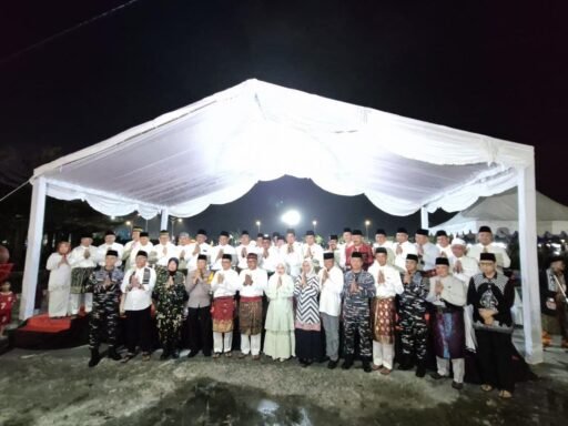 Danlanal Bintan Bersama Forkopimda Kota Tanjungpinang Turut Lepas Pawai Takbir Idul Fitri 1446H