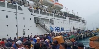 KM .Labobar Mengangkut 1700 Penumpang Arus Mudik Lebaran 1446/ H Dari Pelabuhan Yossudarso Dobo