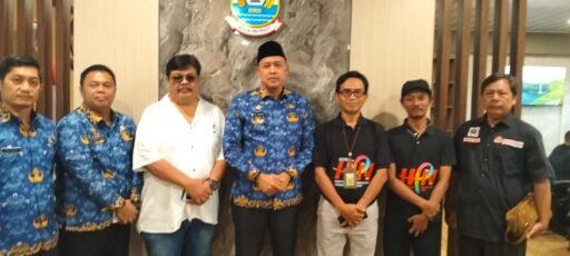 Panitia HPN Bekasi Raya audensi dengan Walikota Bekasi di dampingi oleh Kadis Kominfo