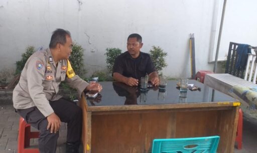 Sambang Bhabinkamtibmas Perumahan Nirwana Rt.017/08 Kel. Pengasingan Rawalumbu Kota Bekasi