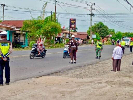 Kodim 0204/DS Perbantukan Personel di Pos Pam Ketupat 2025 Pagar Merbau