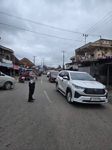 Situasi Arus Lalin di Pos Pelayanan Cinta Kasih Belimbing Muara Enim H+4 Lebaran: Ramai dan Lancar