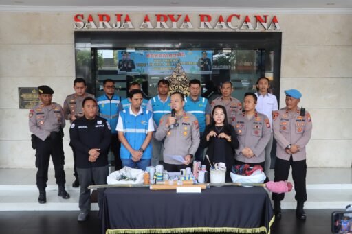 Polres Tulungagun aman 16 orang balon udara ilegal pasca lebaran