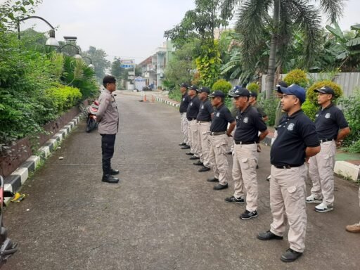 Polsek Bekasi Barat Memberikan Pelatihan Peningkatan Kemampuan Satpam Lingkungan
