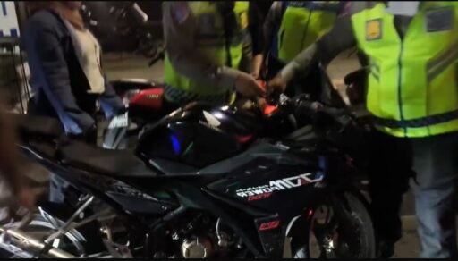 Personel Denpom I/5 Medan Bantu Satlantas Polrestabes Medan Tertibkan Pelanggar Lalu Lintas