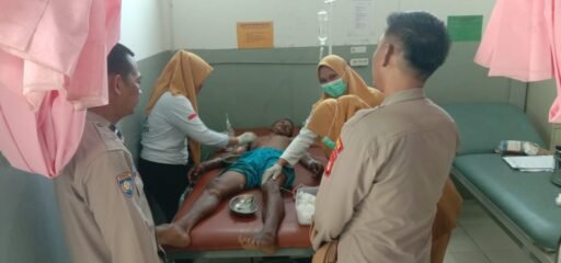 Pegawai Tenda Tersengat Listrik, Personel Polsek Tanjung Batu Cek TKP dan cek korban di puskesmas