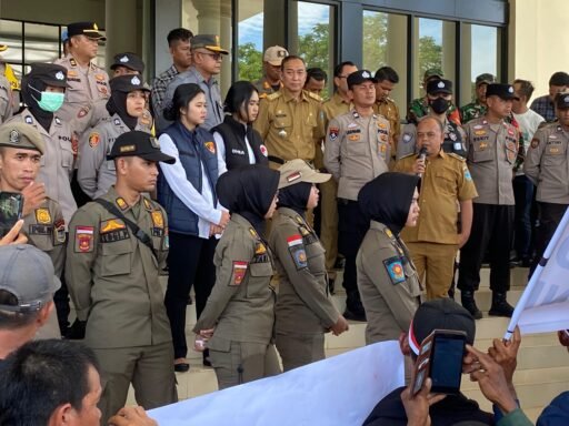 Polres Ogan Ilir Kawal Ketat Pelaksanaan Aksi Damai Serikat Tani Pembaharu di Kantor Bupati OI