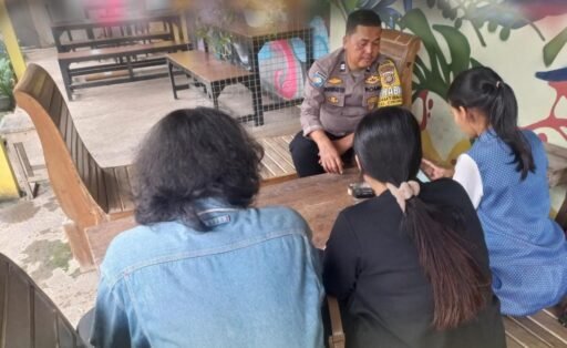 Silaturahmi Bhabinkamtibmas Kelurahan Cikiwul bersama Penyelenggara Festival Bantargebang