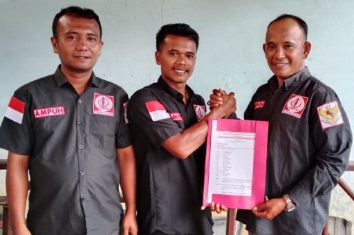 Ketua DPC AMPUH Madina Berikan Mandat ke Mulia Rangkuti Jadi Ketua PAC AMPUH Panyabungan Kota