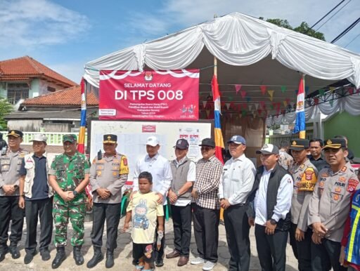Wakapolda Banten Bersama wakil gubernur banten Tinjau langsung pemungutan suara ulang /PSU