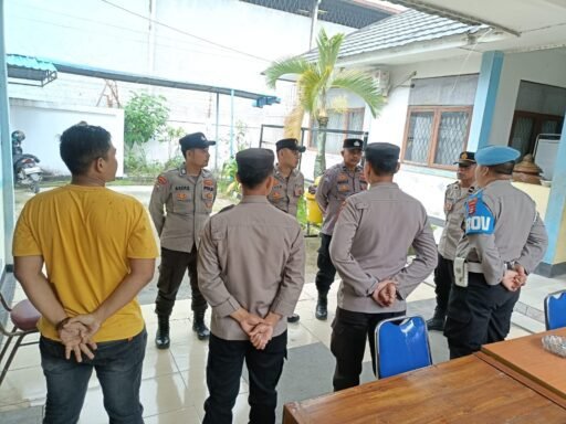 Personel Polsek Jawilan Polres Serang Gelar Apel Pengamanan Rapat Pleno PPK di Kecamatan Jawilan