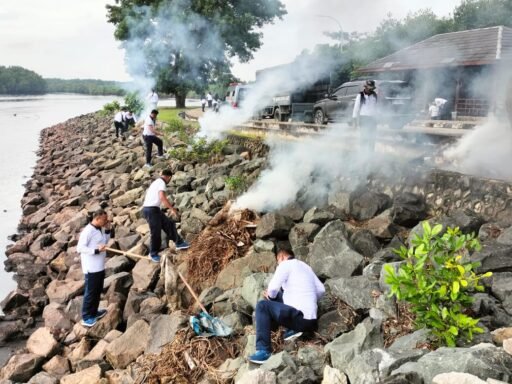 Aksi Nyata Untuk Laut Bersih, Lanal Dumai Gelar Bersih Pantai Jaga Kelestarian Ekosistem Laut