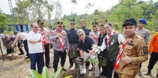 Rocky Gerung: Polisi Itu ‘Pohon Lindung Seluruh Indonesia