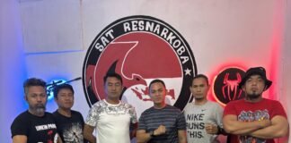 Polres Bitung Razia Minuman Beralkohol Tanpa Izin, Puluhan Botol Cap Tikus Diamankan