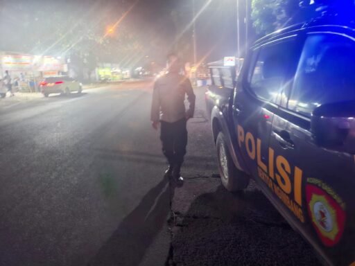 Polsek Ngimbang Gelar Patroli Blue Light Guna Cegah Dan Tangkal 4C Dan Antisipasi Kriminalitas