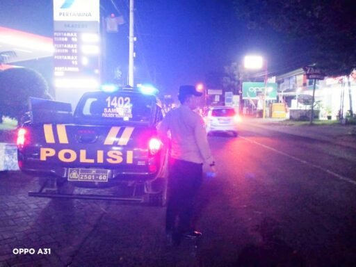 Antisipasi Kriminalitas Dan Cegah Tangkal 4C , Polsek Ngimbang Patroli Blue Light Di Malam Hari
