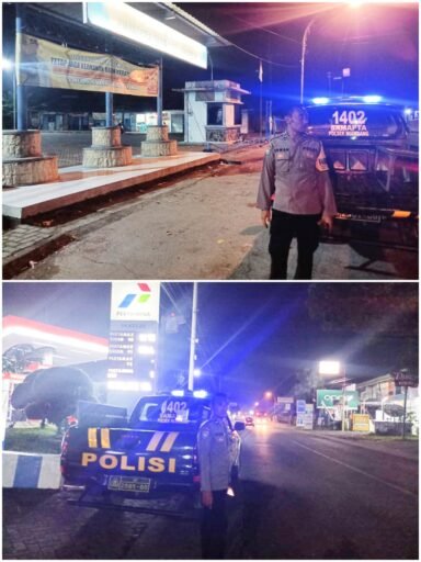 Antisipasi Kriminalitas Dan Cegah Tangkal 4C , Polsek Ngimbang Patroli Blue Light Di Malam Hari