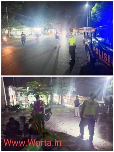 Guna Cegah Dan Tangkal Kriminalitas 4C , Kapolsek Ngimbang Gelar Patroli Blue Light Di Malam Hari