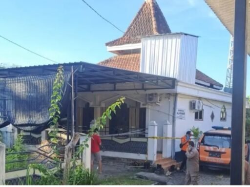 Tragedi Berdarah, Pria Di Bojonegoro Tega Bacok Pasutri Saat Sholat Subuh Di Mushola