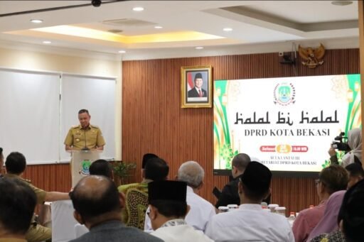 Wali dan Wawali Kota Bekasi Hadiri Halal Bihalal di DPRD Kota Bekasi