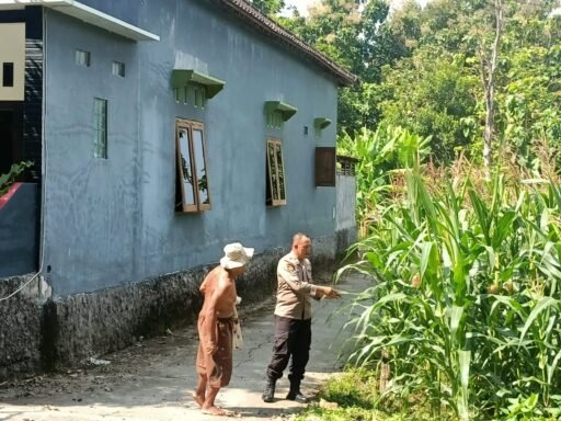 Polsek Ngimbang Melaksanakan Kegiatan Pengecekan Program Pangan Bergizi Di Desa Ngimbang