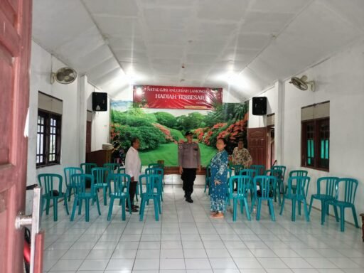 Pengamanan Ibadah Rutin Minggu Pagi Di Gereja GKJTU Dan GJWI Desa Ngasemlemahbang Kec. Ngimbang