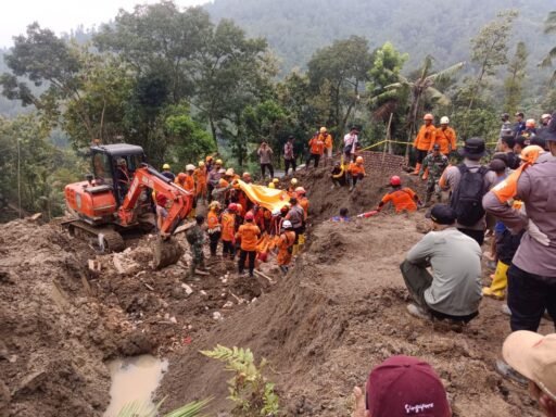 Empat Hari Menembus Longsor: Saat Kemanusiaan Lebih Kuat dari Medan Berat