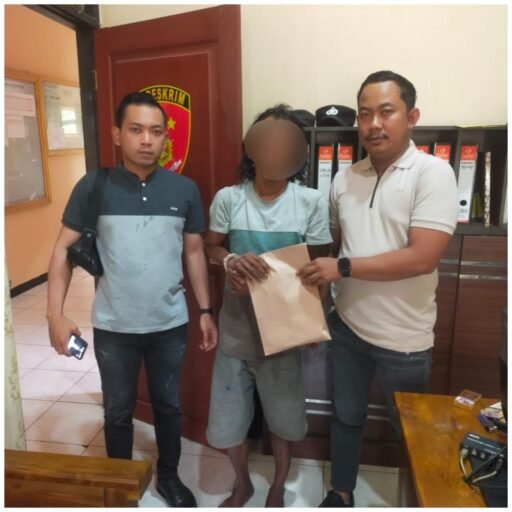 Unit Reskrim Polsek Ngimbang Amankan Pelaku Pencurian Handphone di Masjid Miftahul Fallah