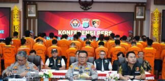 Kapolda Kaltim Pimpin Konferensi Pers Ungkap Hasil Operasi Pekat Mahakam