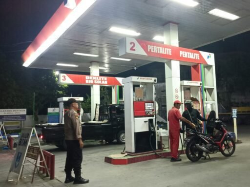 Polsek Ngimbang Gelar Patroli Blue Light Cegah, Tangkal 4C Dan Antisipasi Kejahatan di Malam Hari