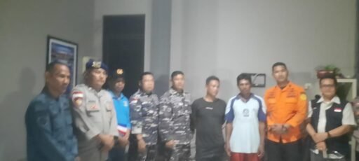 Lanal Bintan Bantu Temukan ABK KM Jokowi Yang Jatuh Di Perairan Berakit