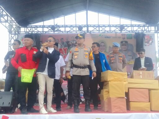 May Day di Kabupaten Serang Meriah dan Aman, Buruh Diguyur Door Prize