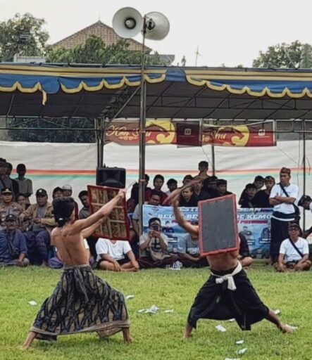 Polsek Mataram Kawal Ketat Keamanan dan Kelancaran Festival Presean di Petemon Pagutan Timur