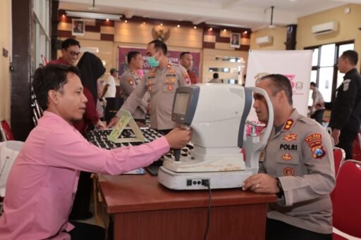 Polres Lamongan Gelar Bakti Kesehatan Donor Darah Peringati Hari Bhayangkara Ke-79