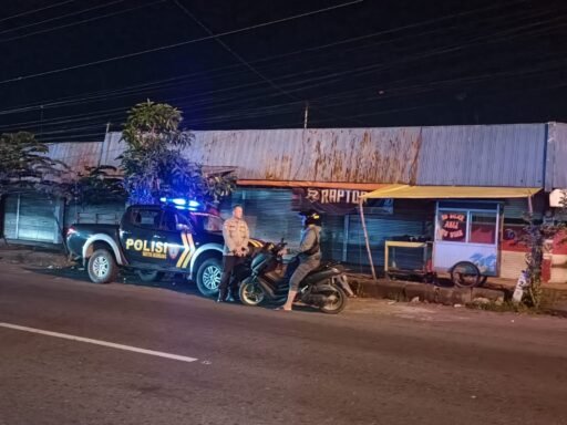 Untuk Antisipasi Dan Cegah Kejahatan 4C Polsek Ngmbang Gencar Patroli Blue Light di Malam Hari